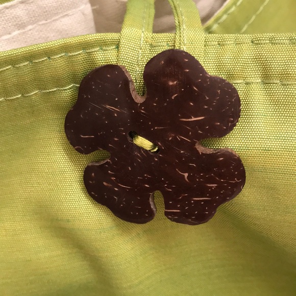 Lime green silk bag with brown floral button - Picture 2 of 8